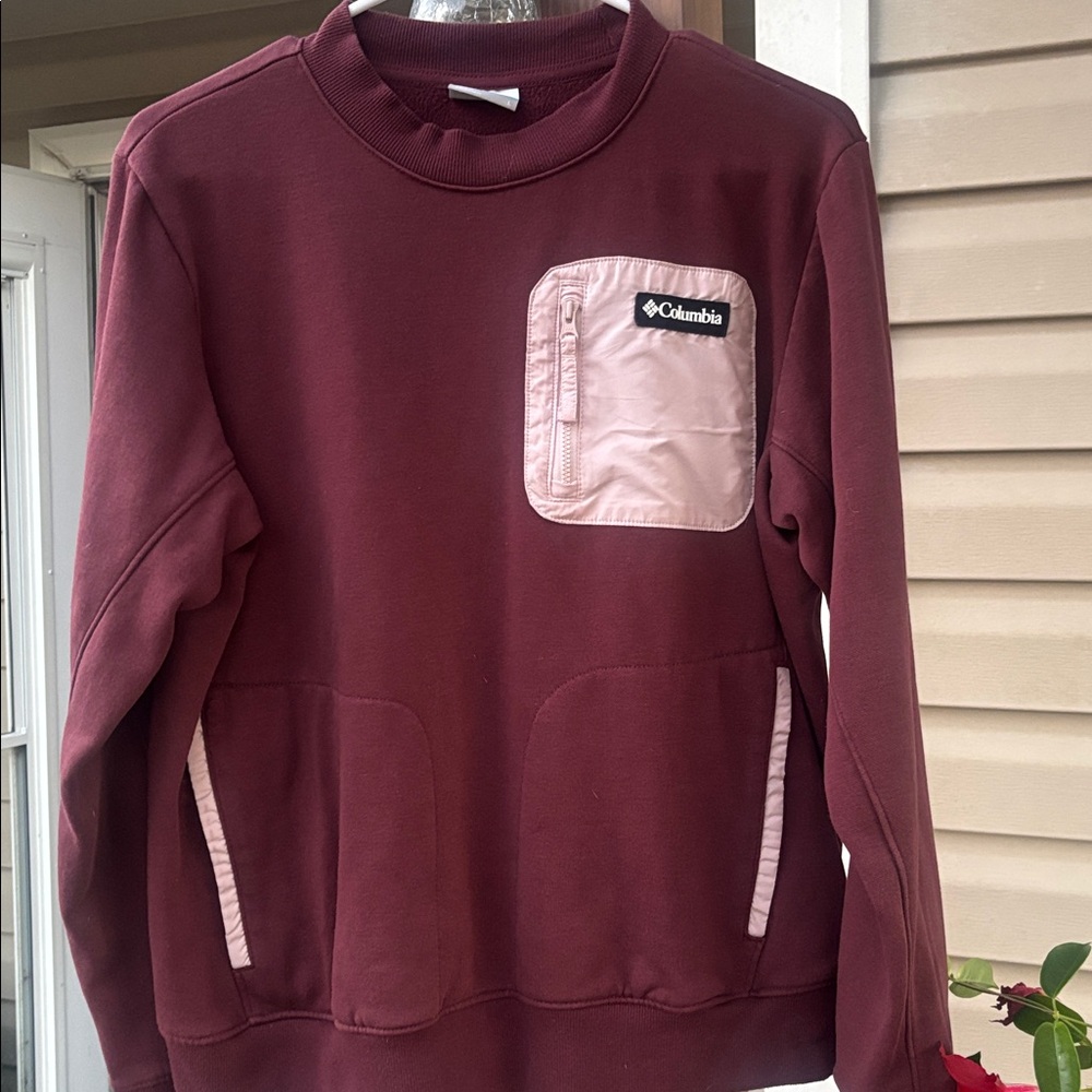 Columbia Womens Maroon Sweatshirt with Light Pink Details